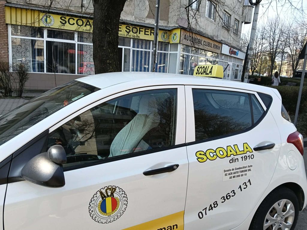 mașină școala de șoferi Focșani ACR cursuri auto