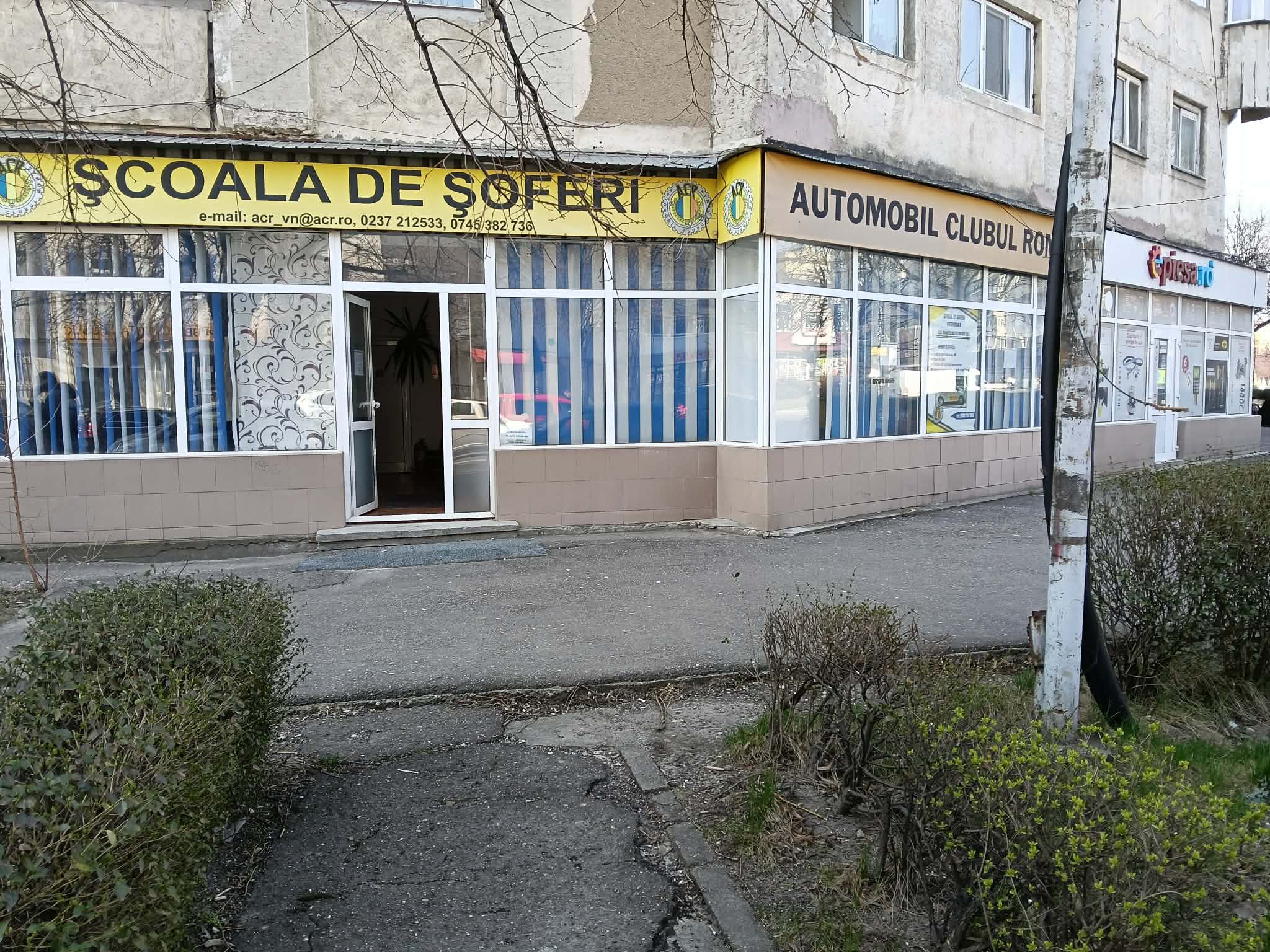 școala de șoferi Focșani ACR exterior sediu